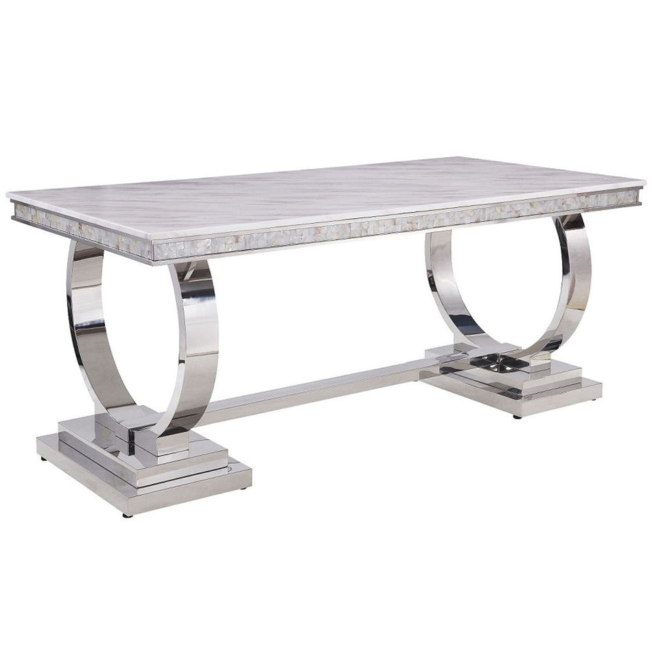 Mesa de comedor Zander con acabado en espejo plateado y imitación mármol con estampado blanco