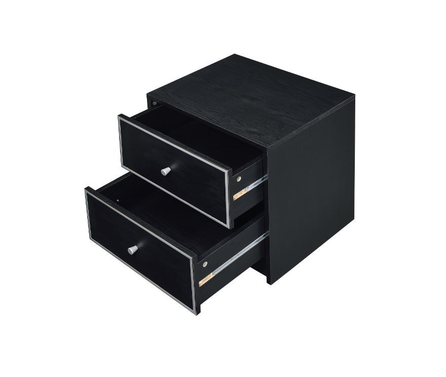 Jabir - Mesa auxiliar - Negra con detalles plateados