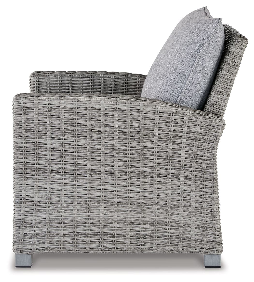 Sillón tipo lounge con cojín color gris claro de Naples Beach