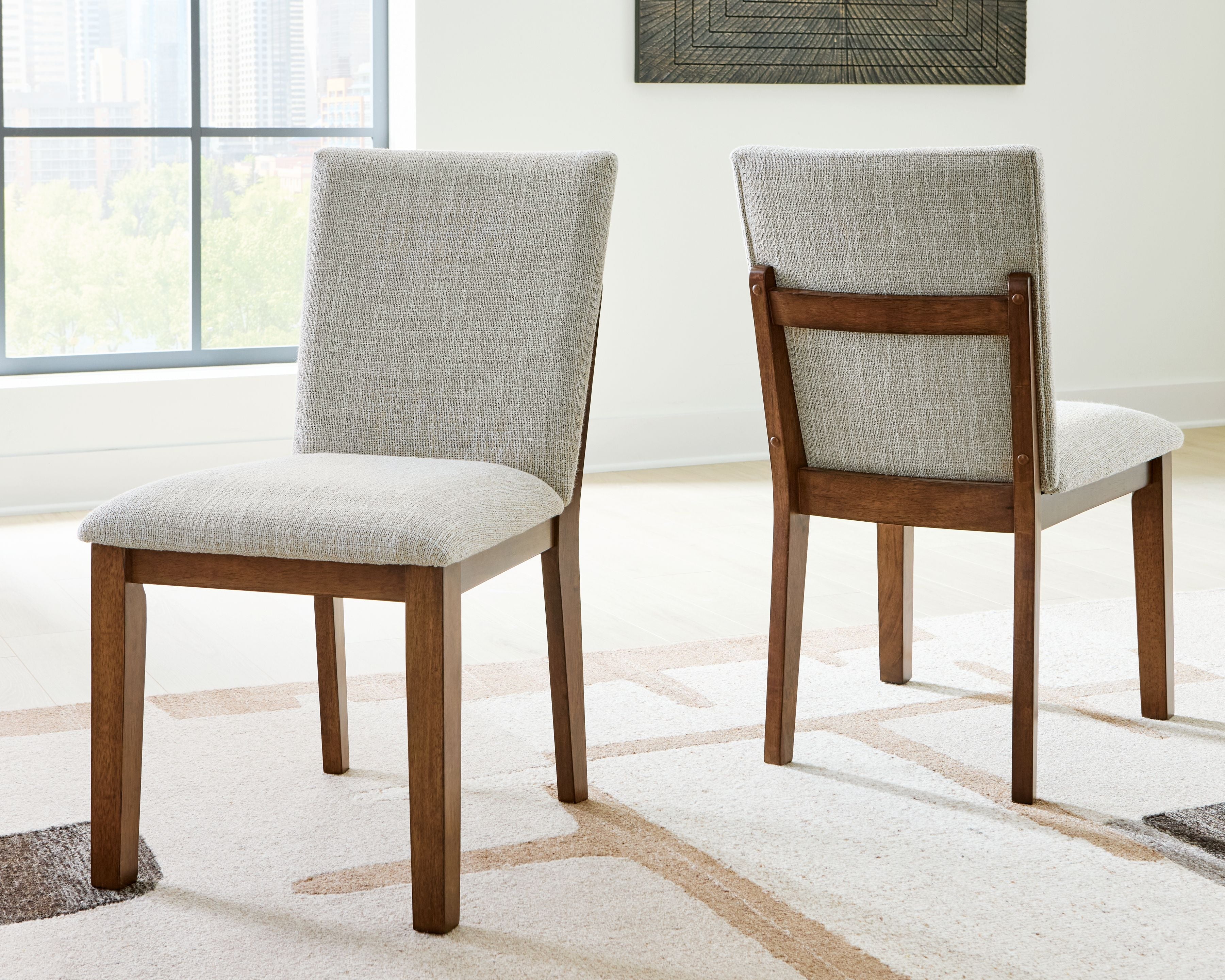 Kraeburn - Beige / Marrón - Silla de comedor tapizada (juego de 2)