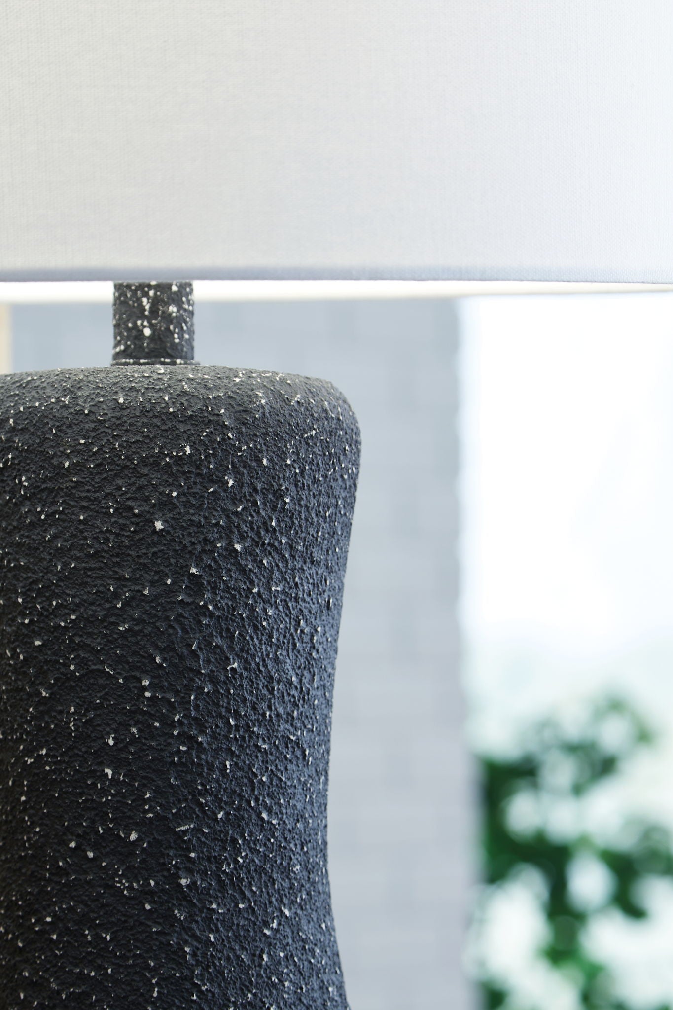 Maykins - Black - Metal Table Lamp
