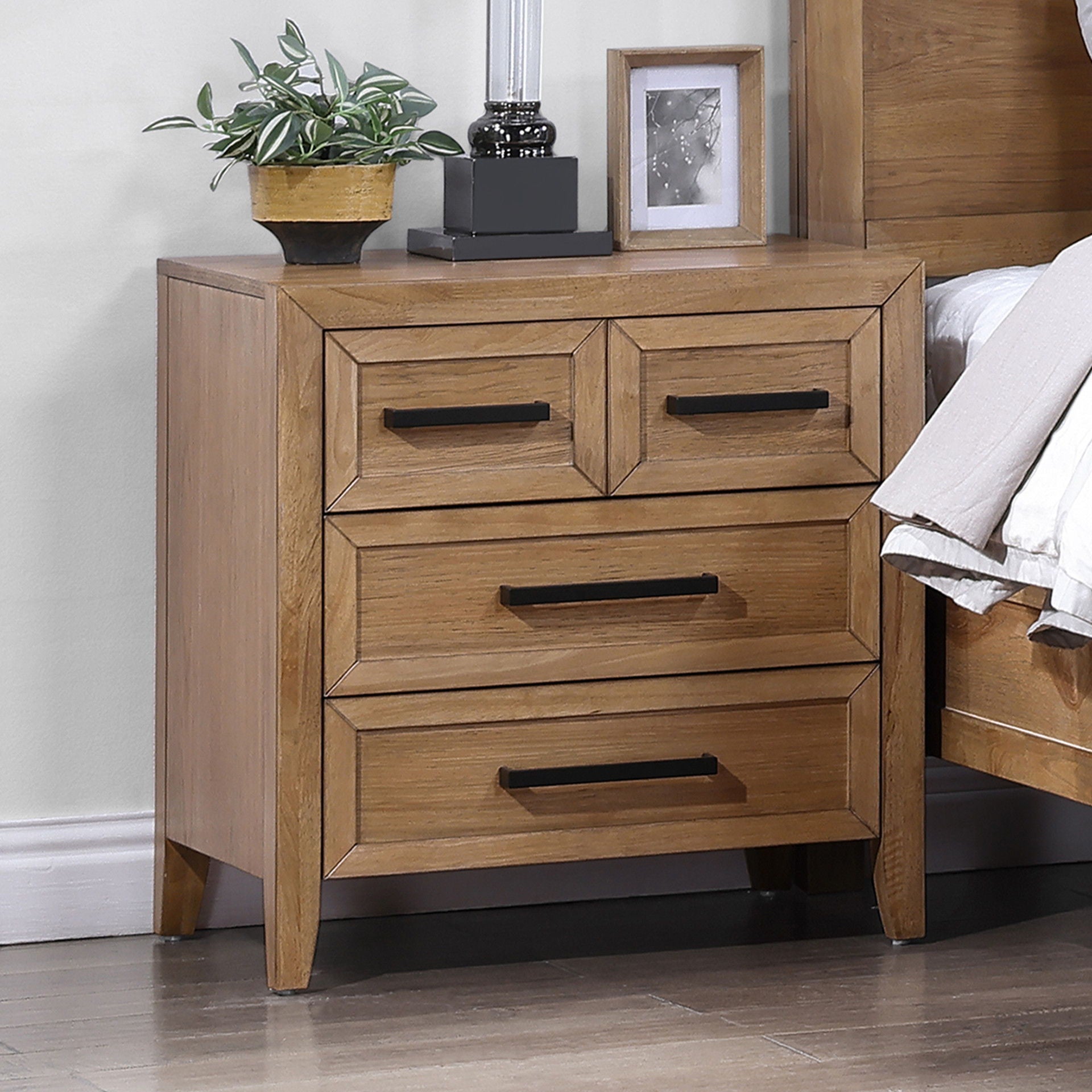 Keesha - Nightstand - Blonde